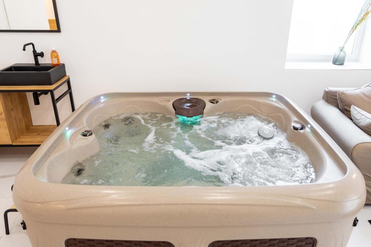 Love Room Jacuzzi Sauna Privatif Marseille Eksteriør billede